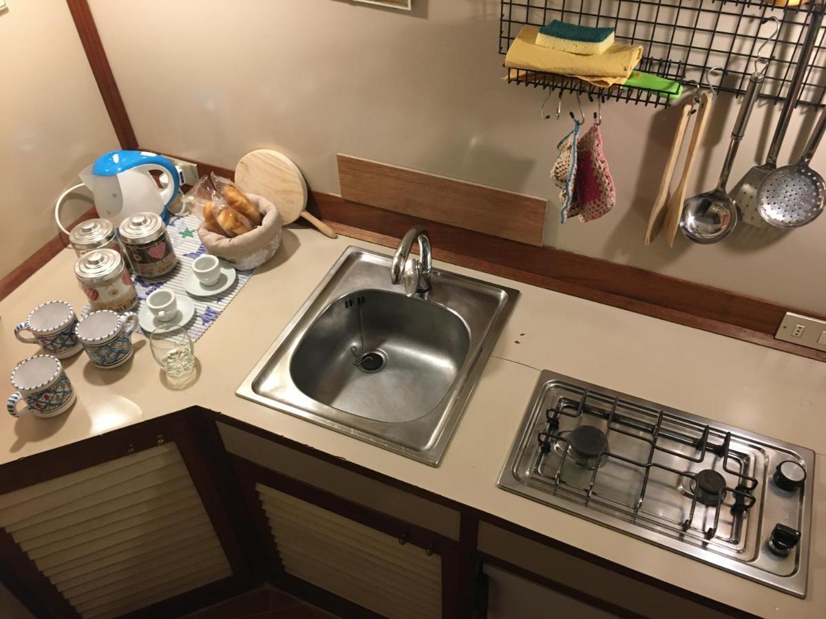Casuzza Casa Vacanze ปาแลร์โม ภายนอก รูปภาพ